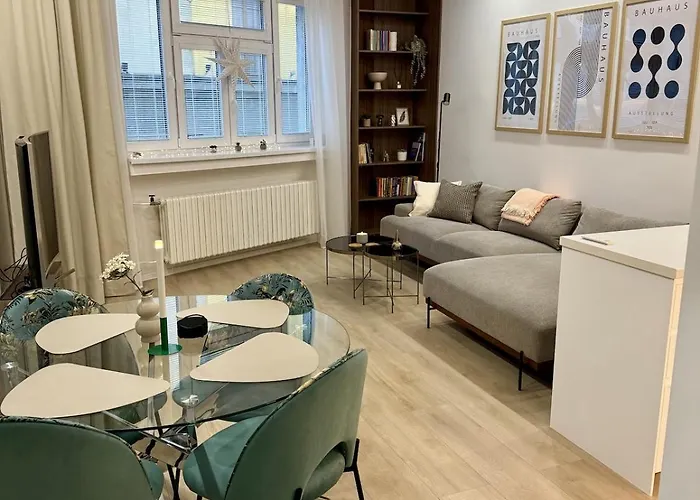 Cozy Corner Apartment *